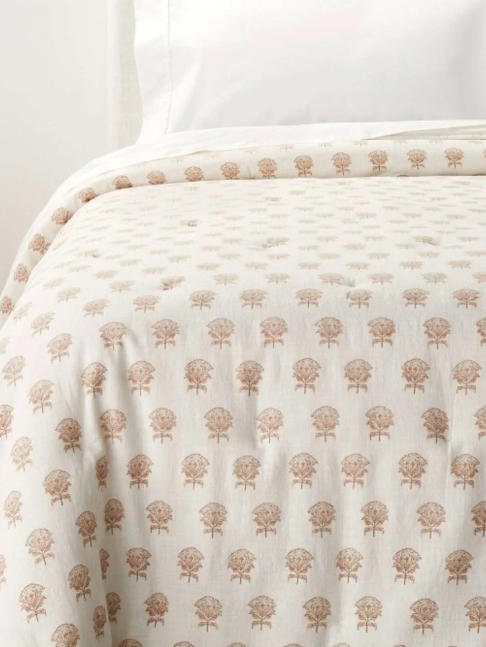 King Lofty slub woodblock print floral quilt off white/mauve Threshold designed
